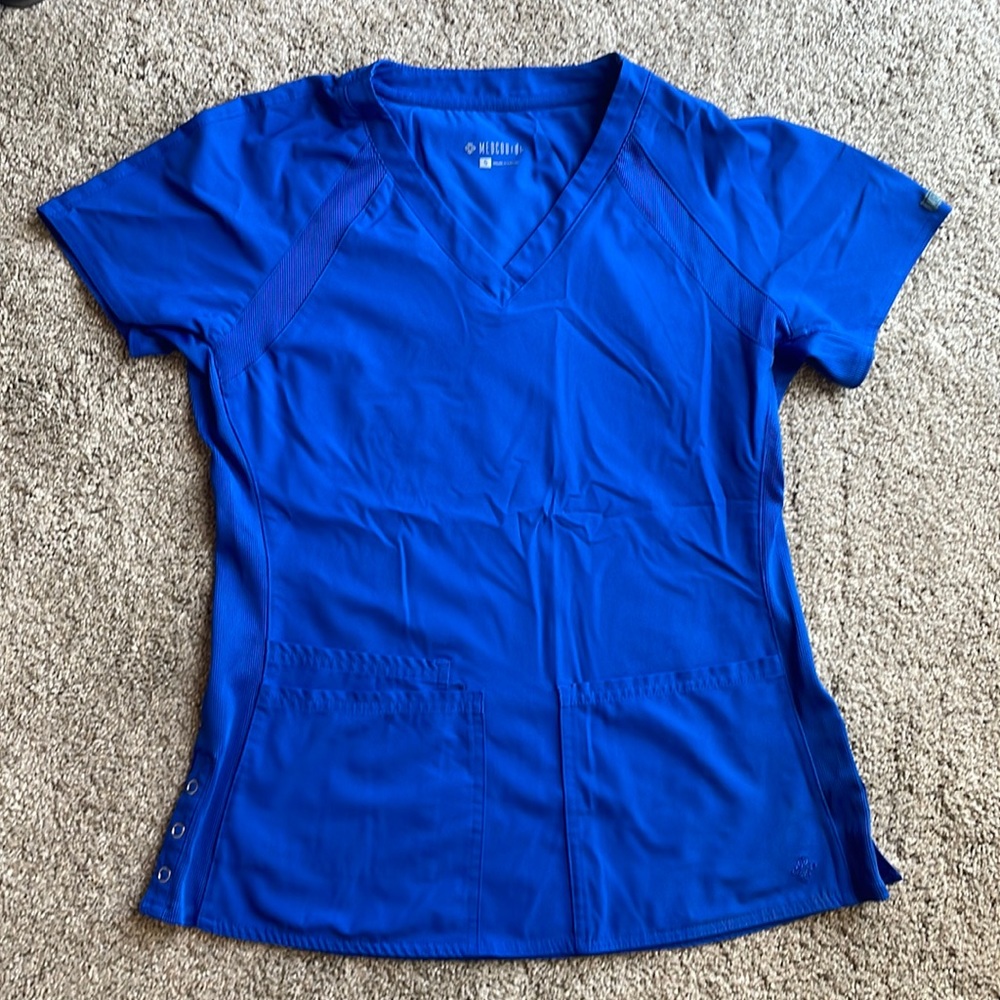 Scrub top